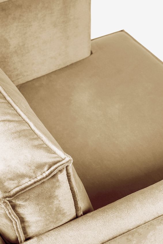 The Duchess velvet loveseat Juke sand