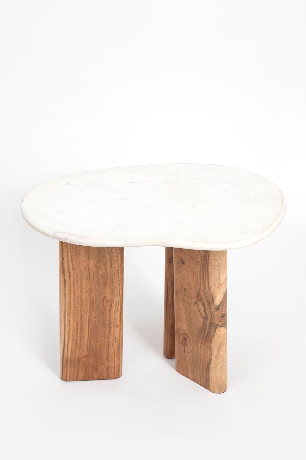 Table basse en bois avec petit plateau en marbre
