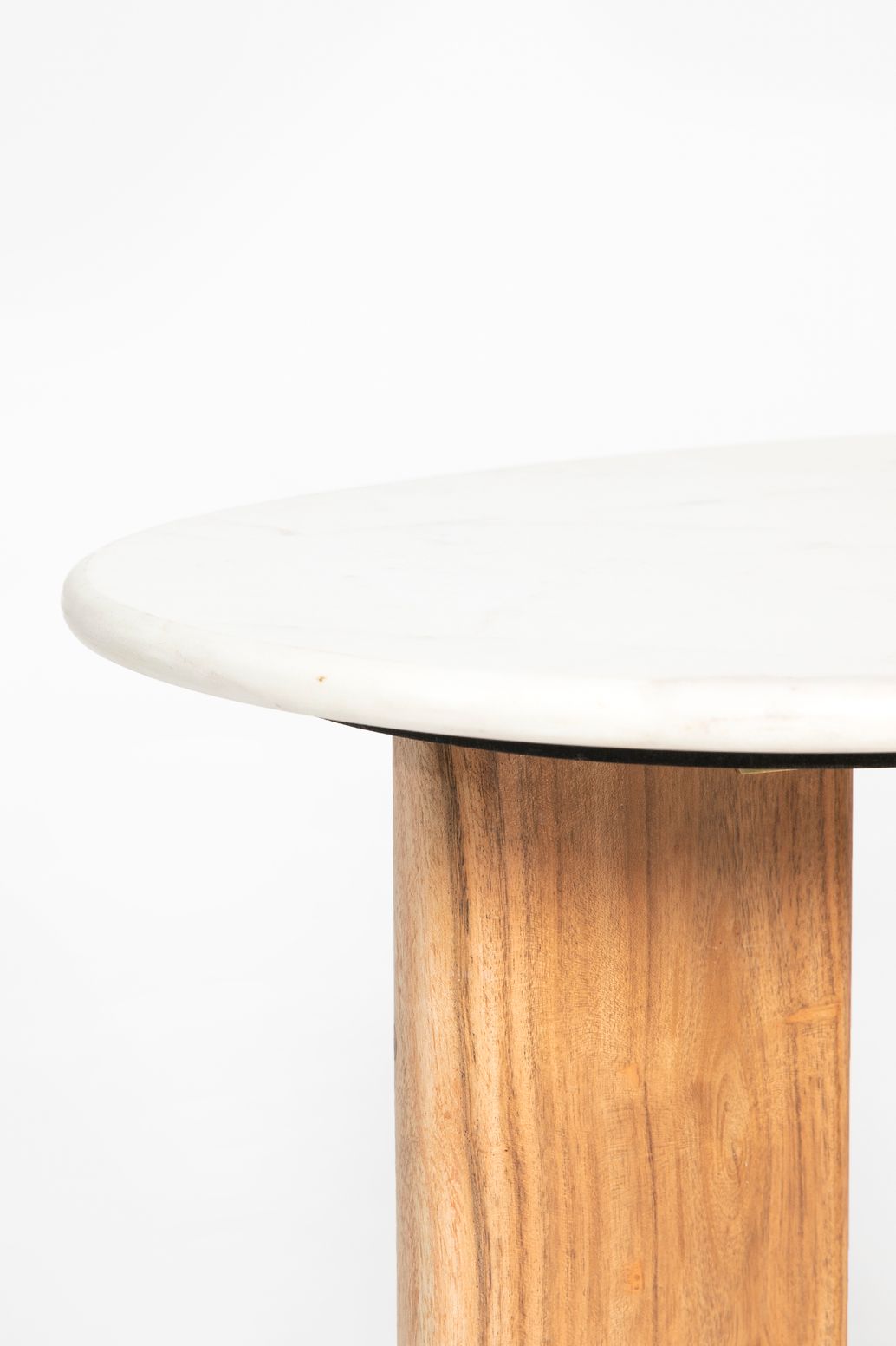 Table basse en bois avec petit plateau en marbre