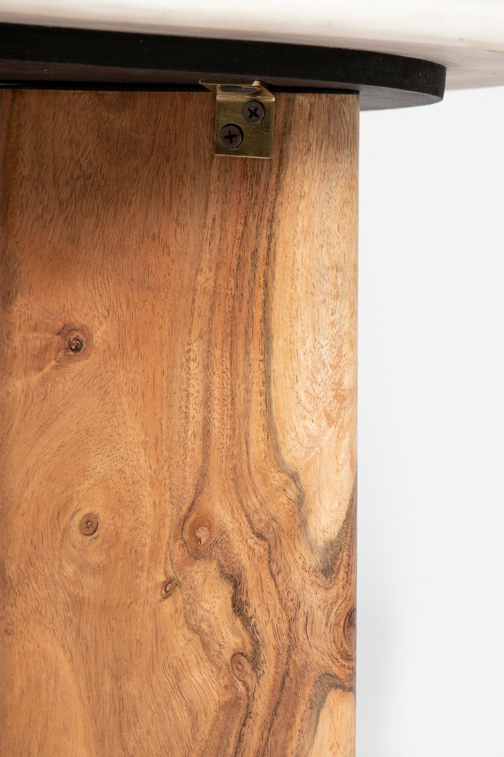 Table basse en bois avec petit plateau en marbre