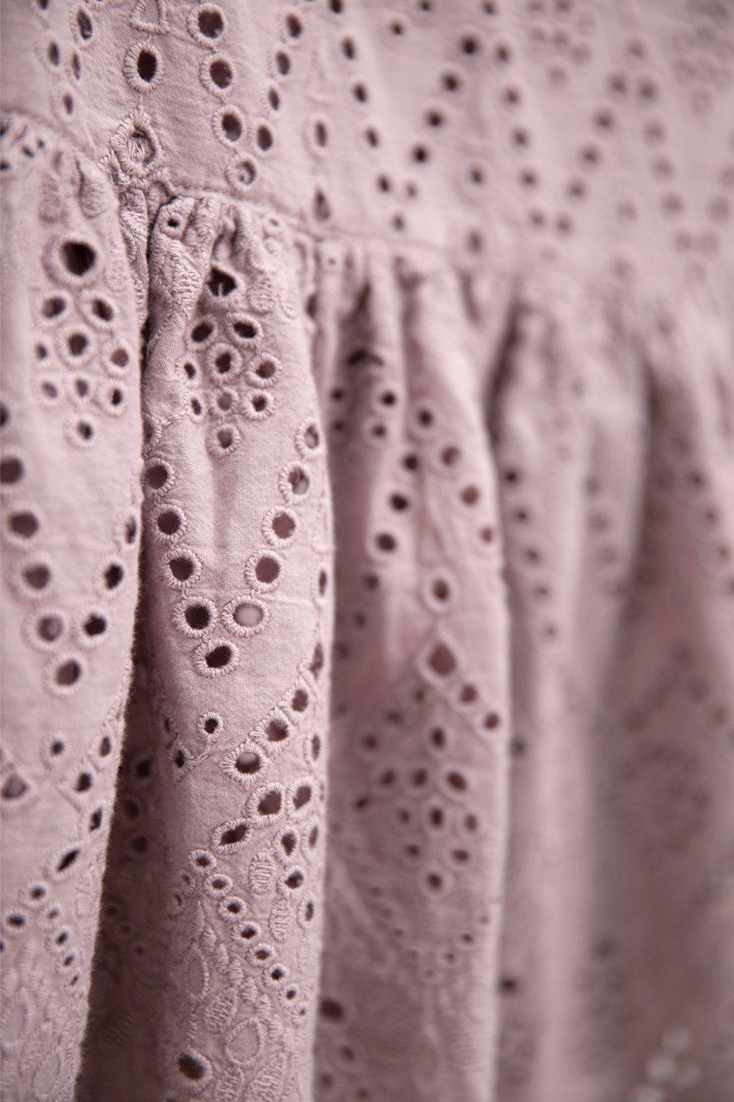 Paarse ruffle rok met broderie anglaise