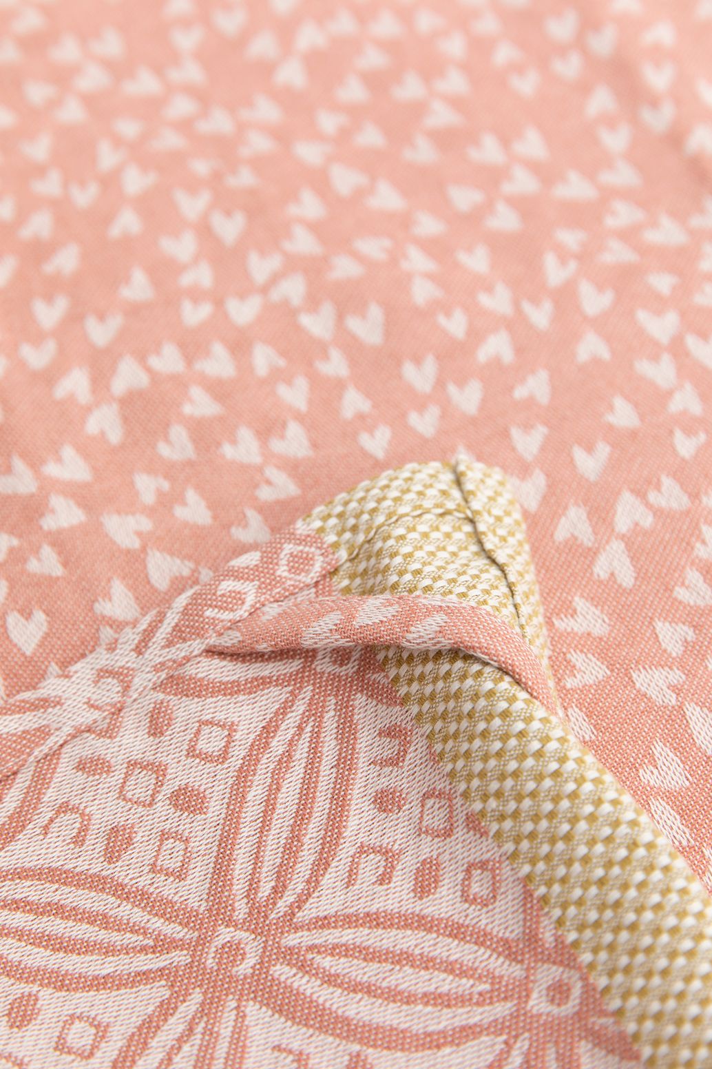 Roze katoenen theedoek met hartjesprint