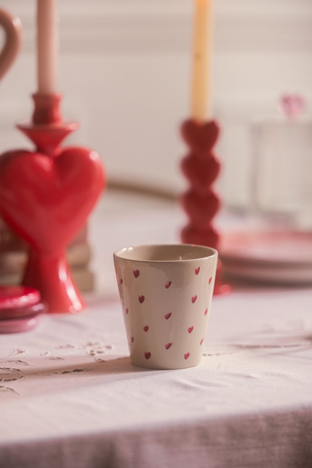 Koffiemokken beige met hartjes