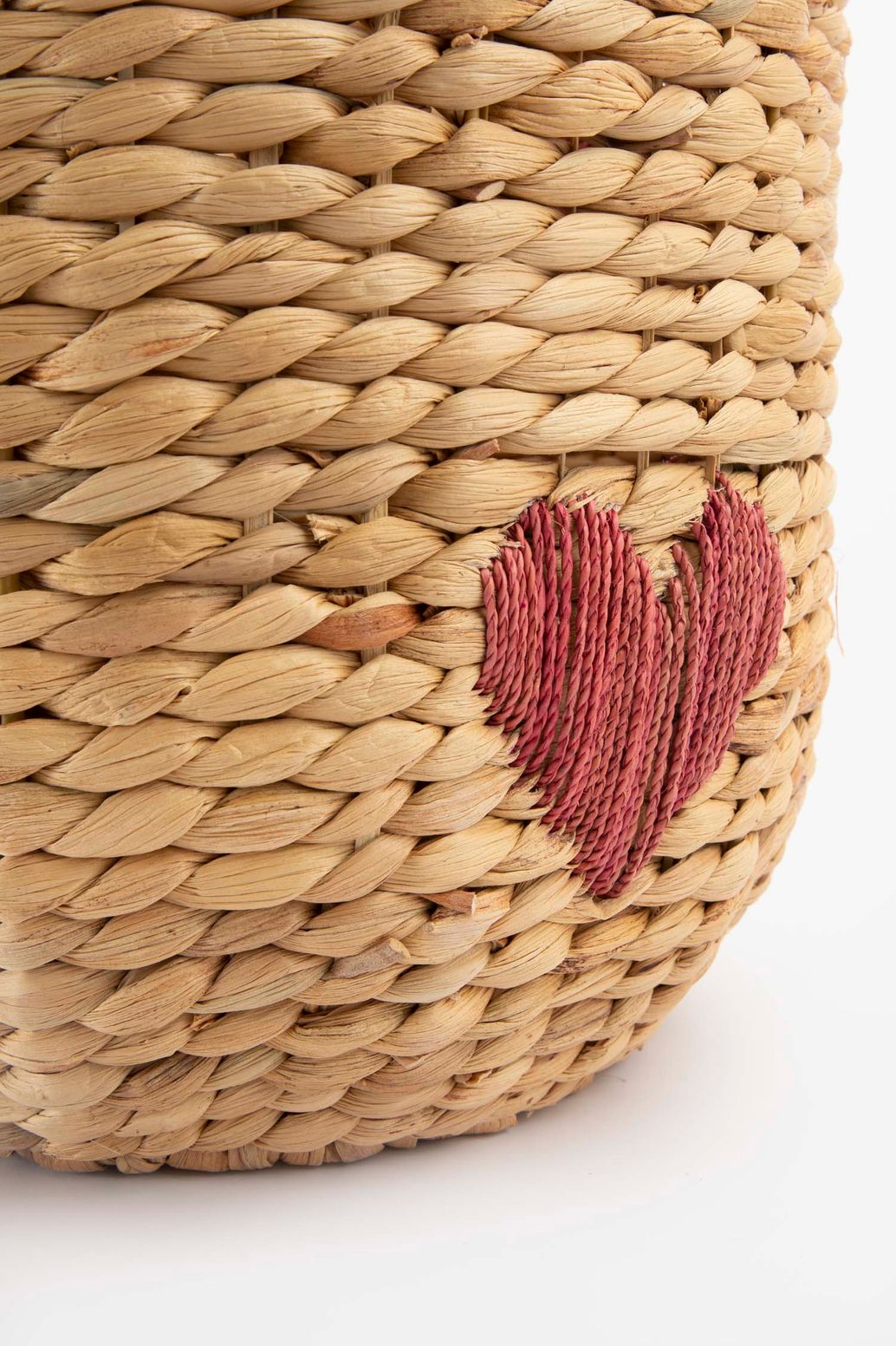 Mand van hyacinth met rode ingeweven hartjes large