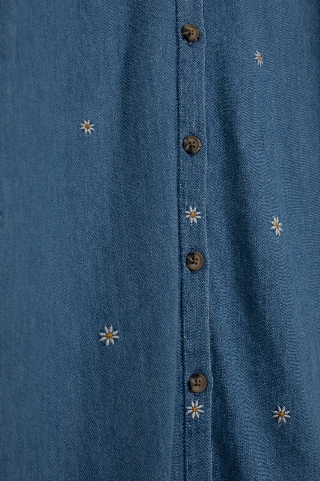 Denim jurk met pofmouwen en madeliefjes embroidery
