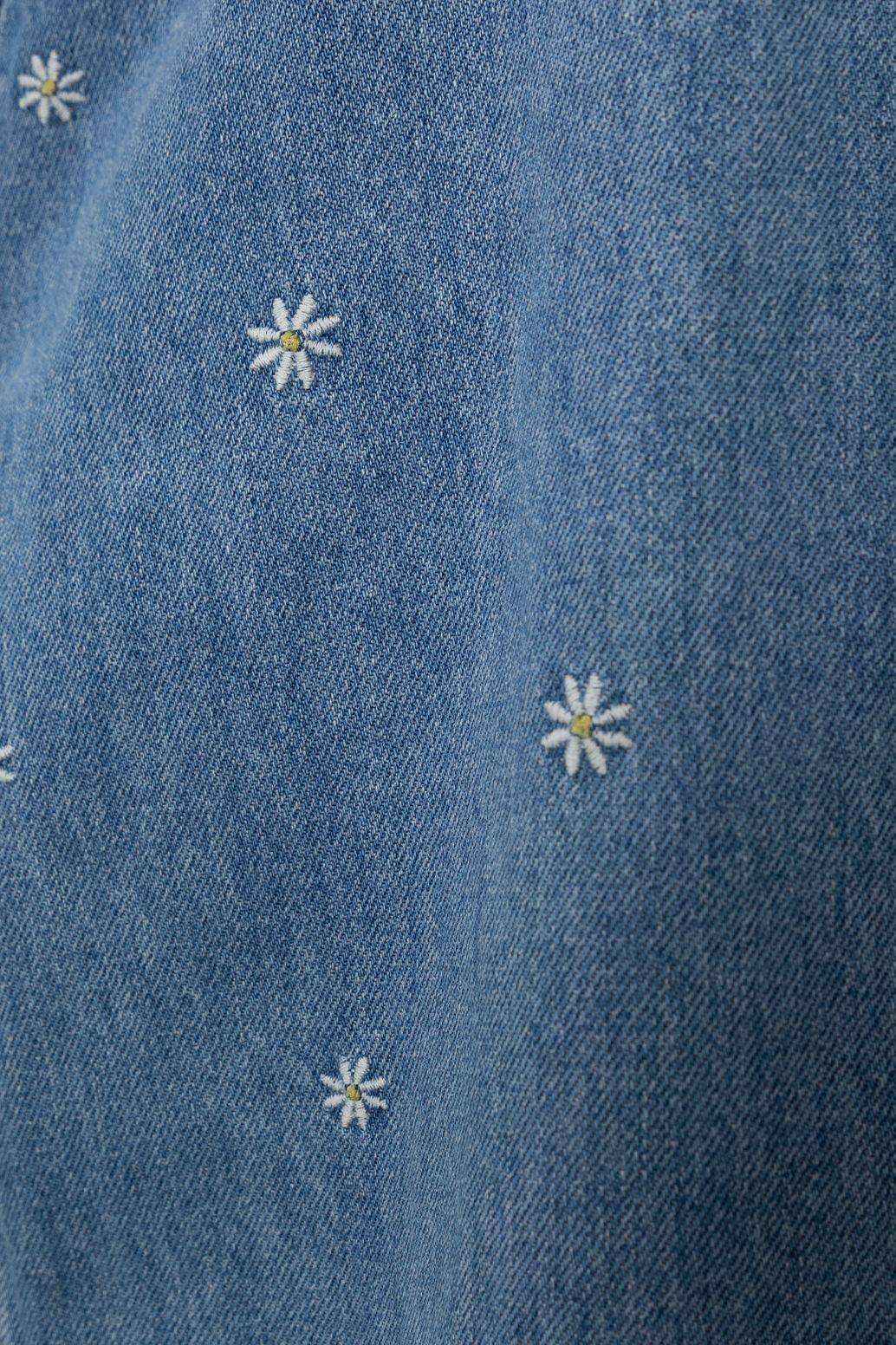 Belem Jean girlfriend avec marguerites brodées - bleu