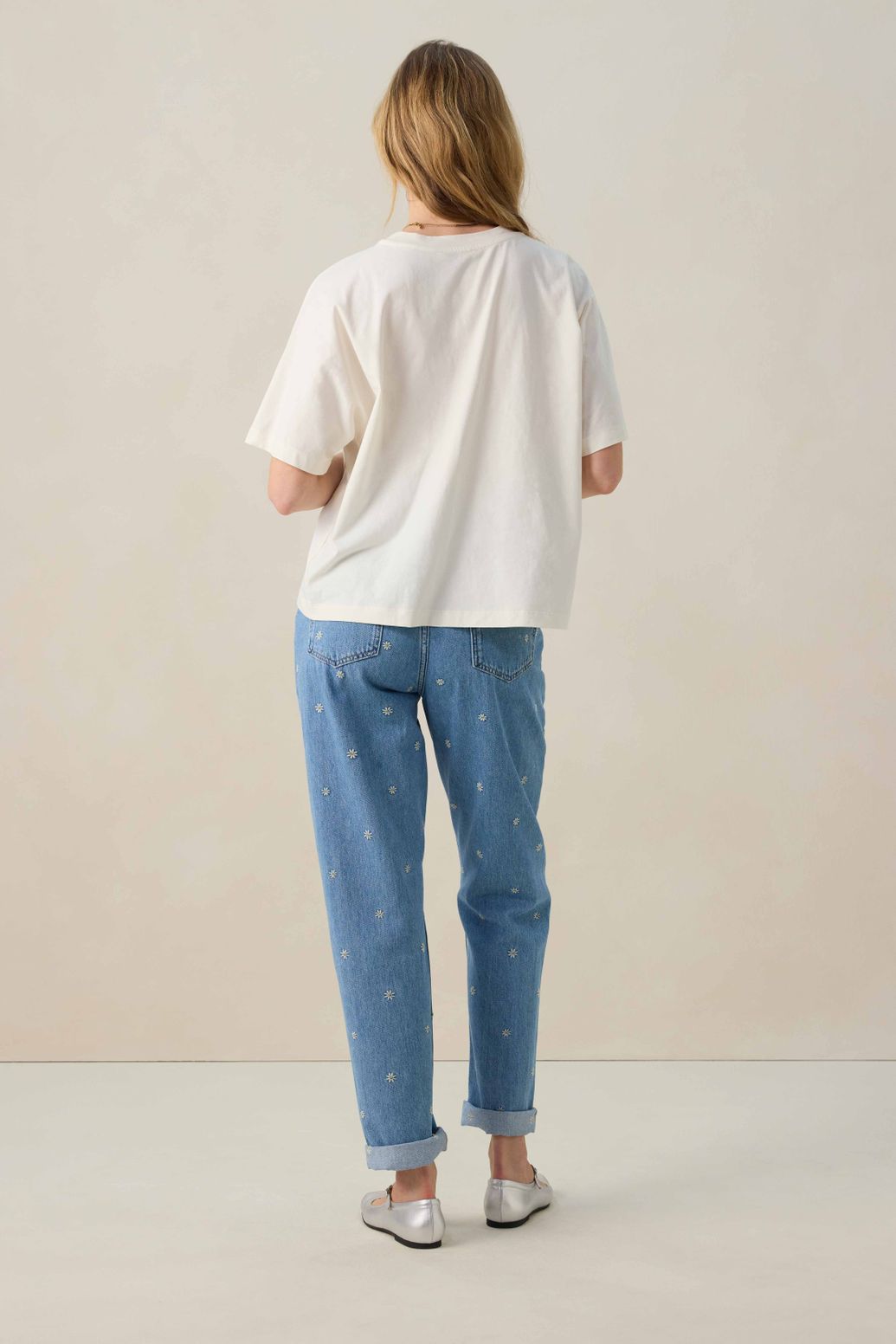 Belem Jean girlfriend avec marguerites brodées - bleu