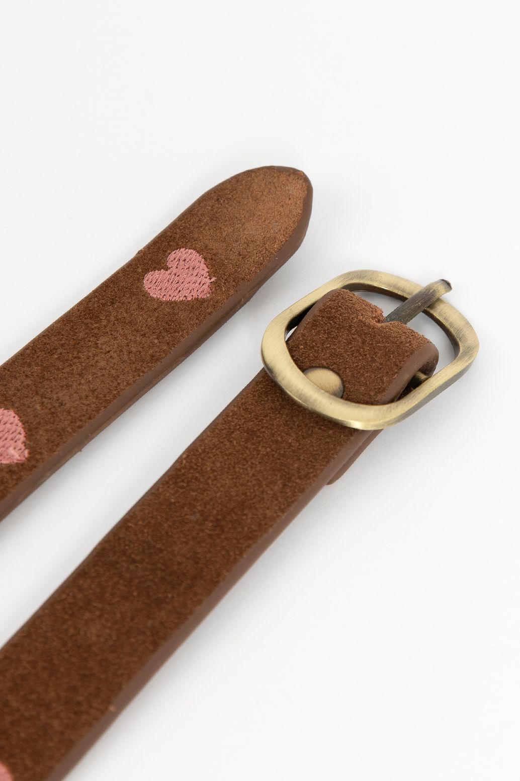 Donkerbruine suède riem met roze hartjes embroidery