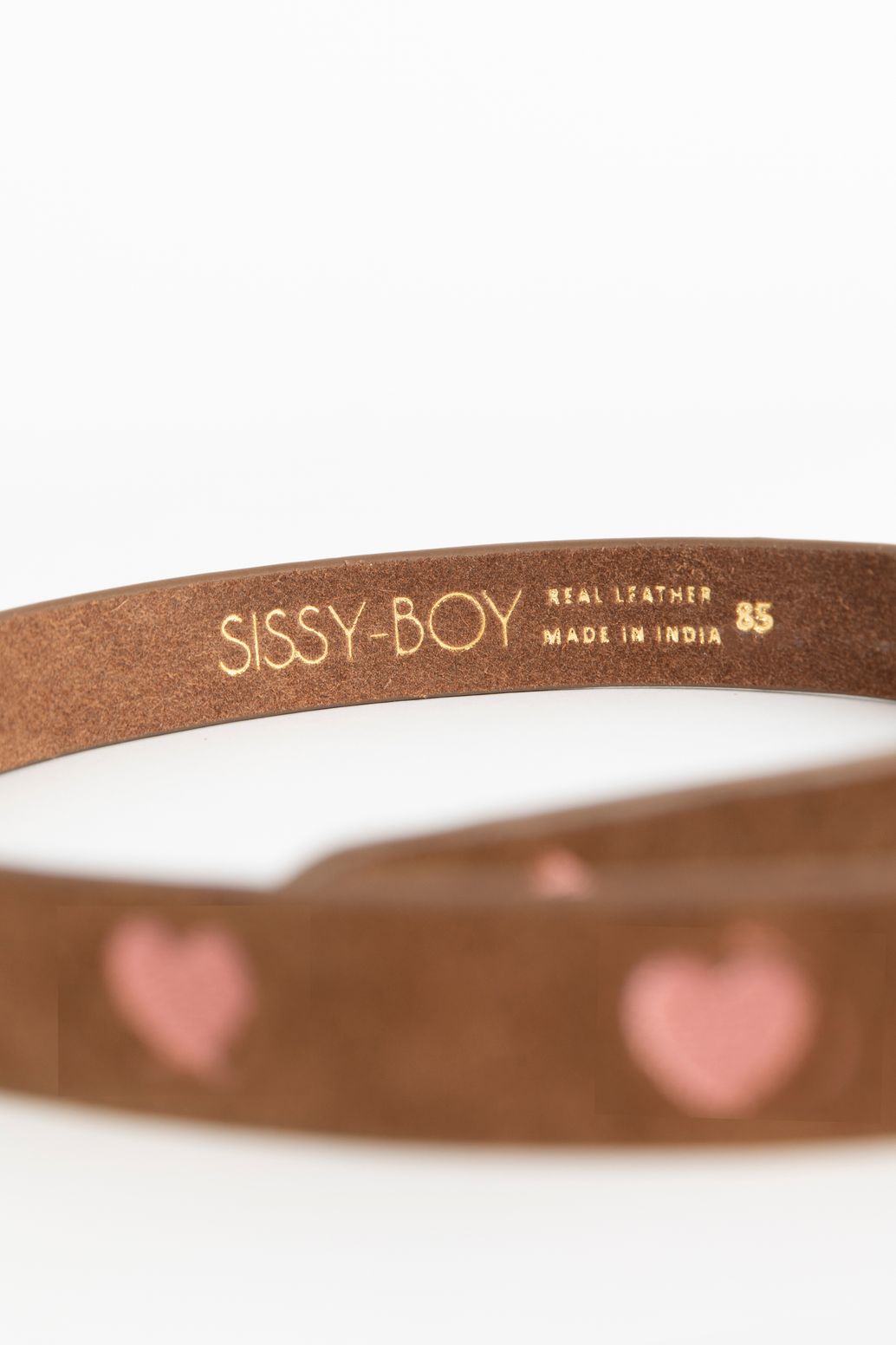 Donkerbruine suède riem met roze hartjes embroidery