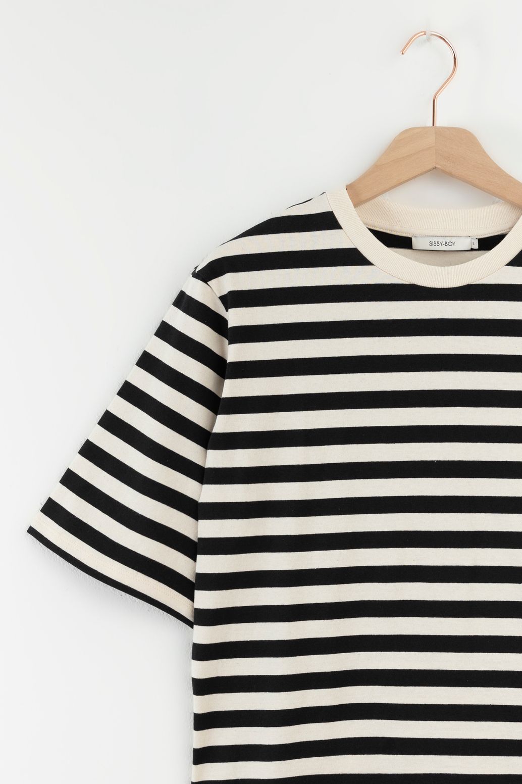 Wit met zwart gestreept T-shirt