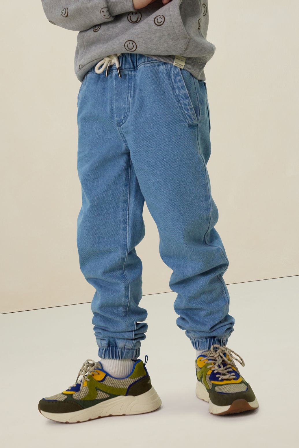 Denim-Jogger mit Kordelzug - hellblau