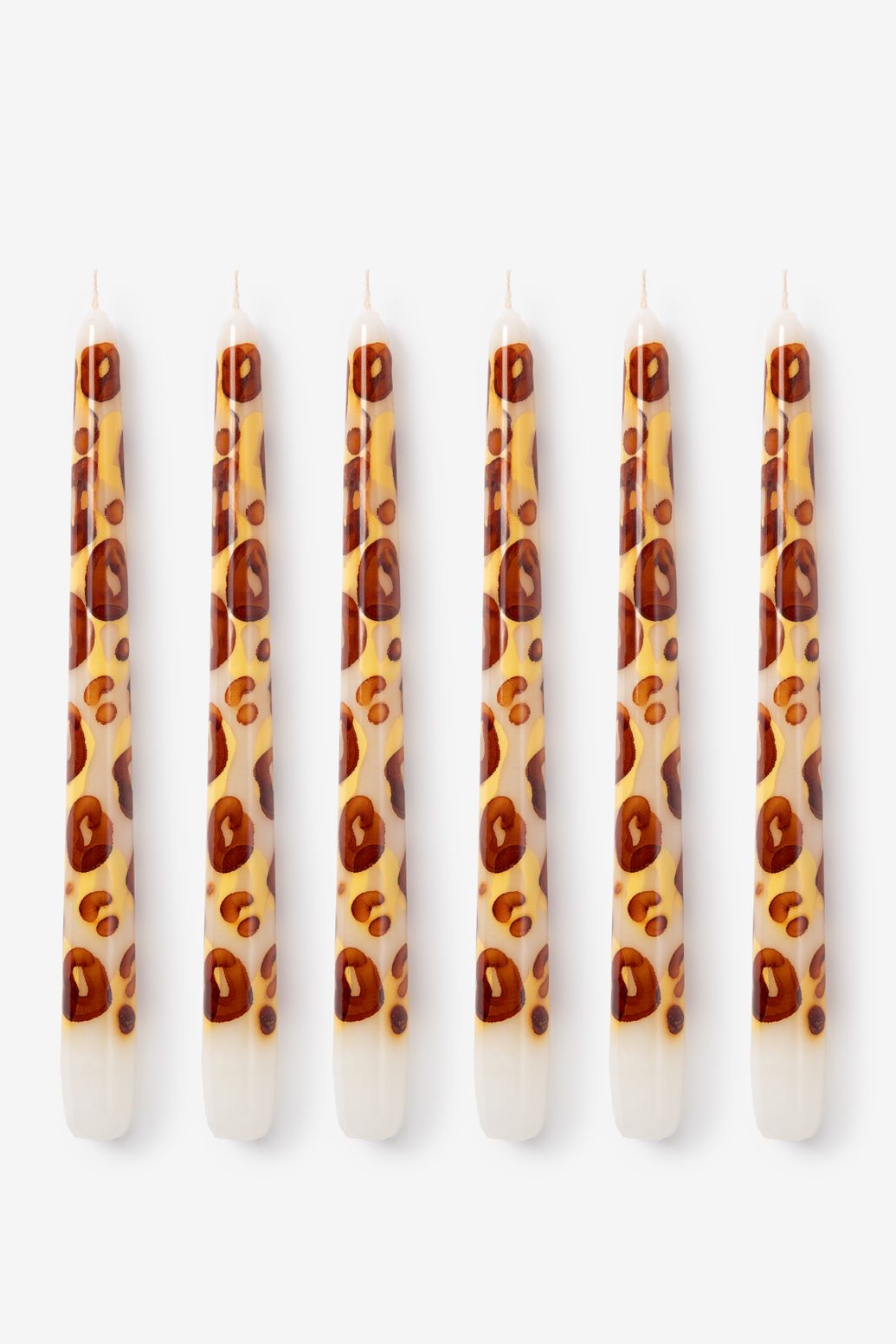 Witte dinerkaars leopard 25 cm
