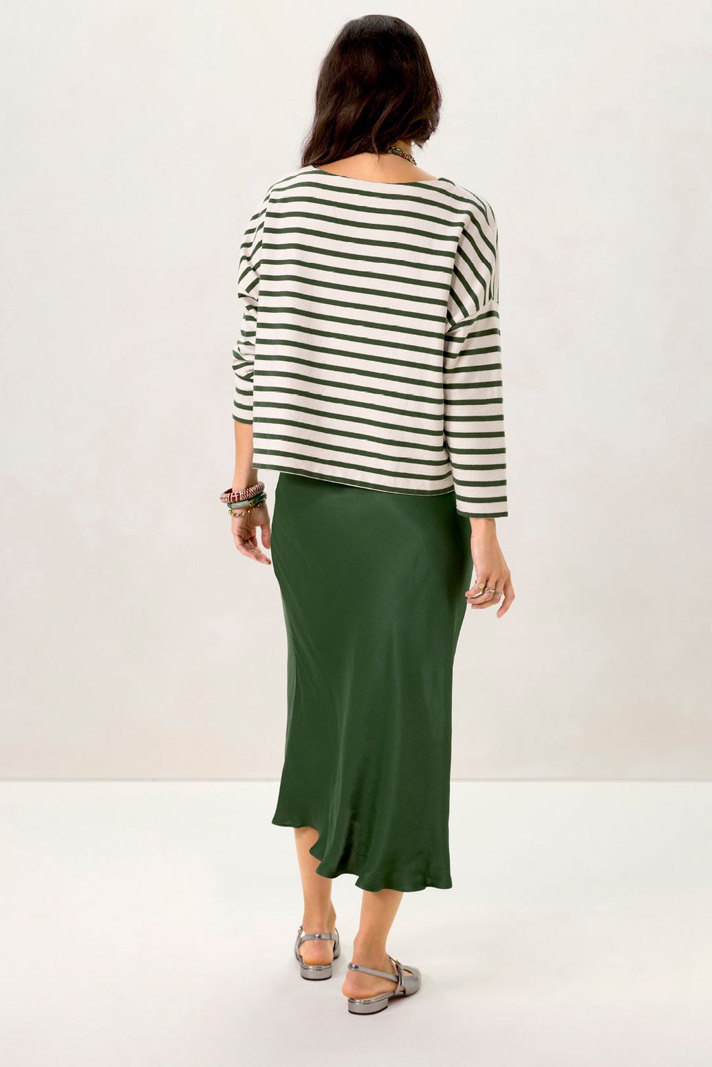 Jupe mi-longue en satin - vert foncé