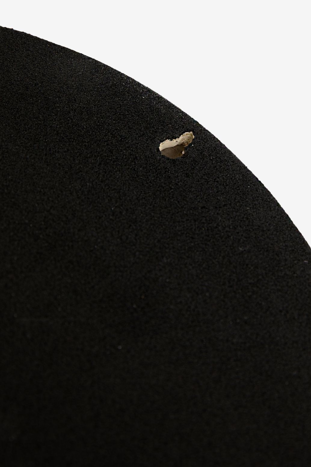 Grijsgroene ronde hangspiegel met keramische omlijsting