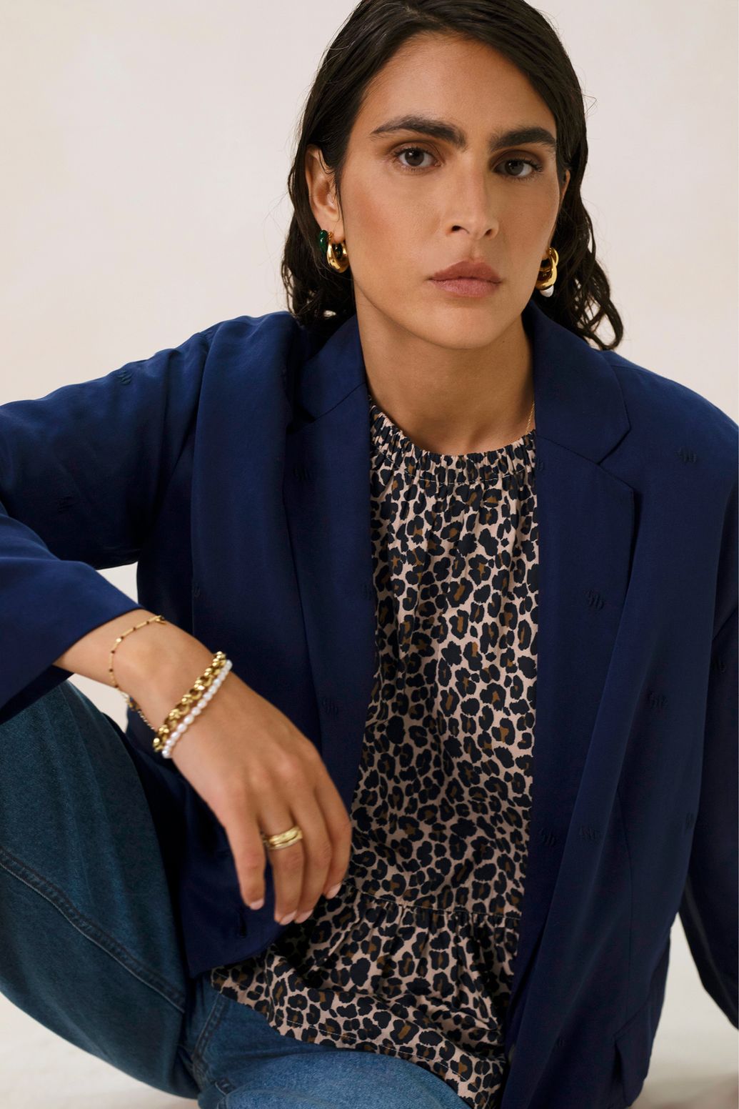 Donkerblauwe oversized blazer met embroidery