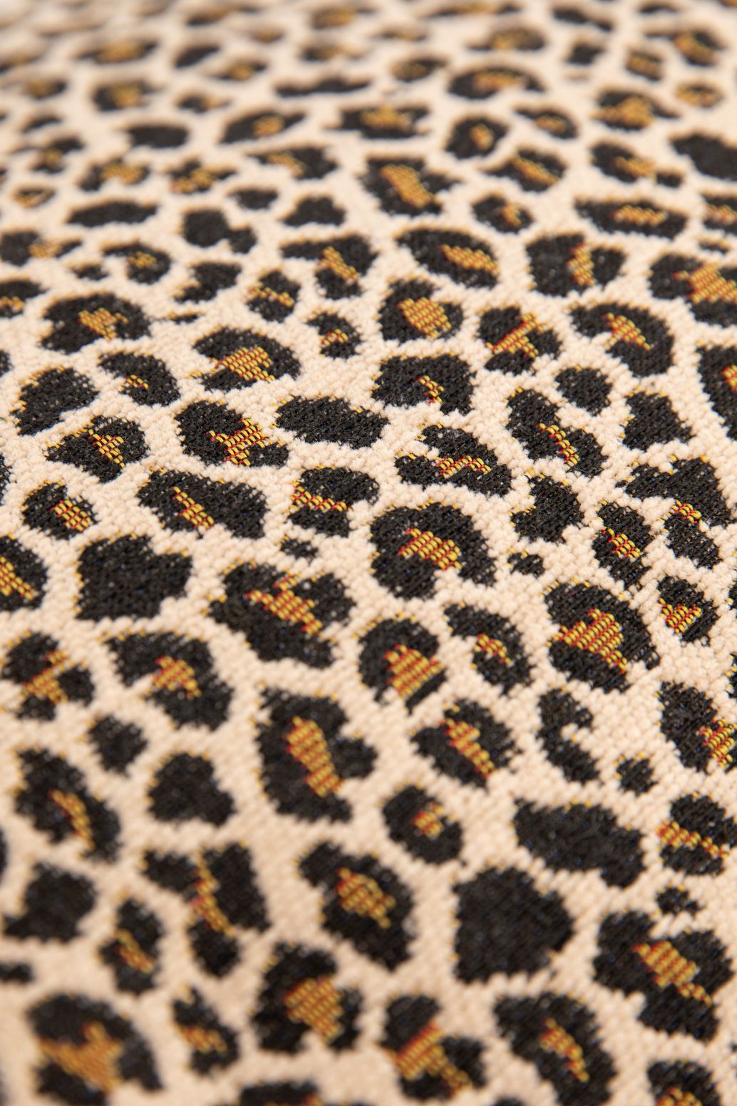 Coussin jacquard avec imprimé léopard - marron