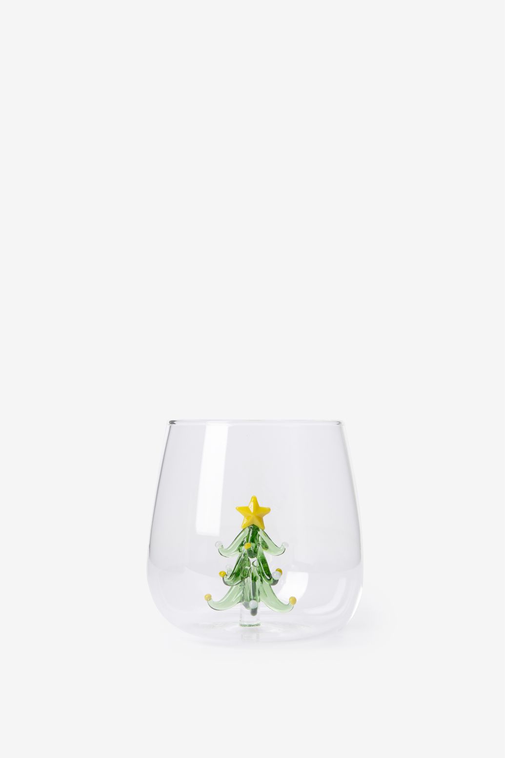 Wassergläser mit Weihnachtsbaum