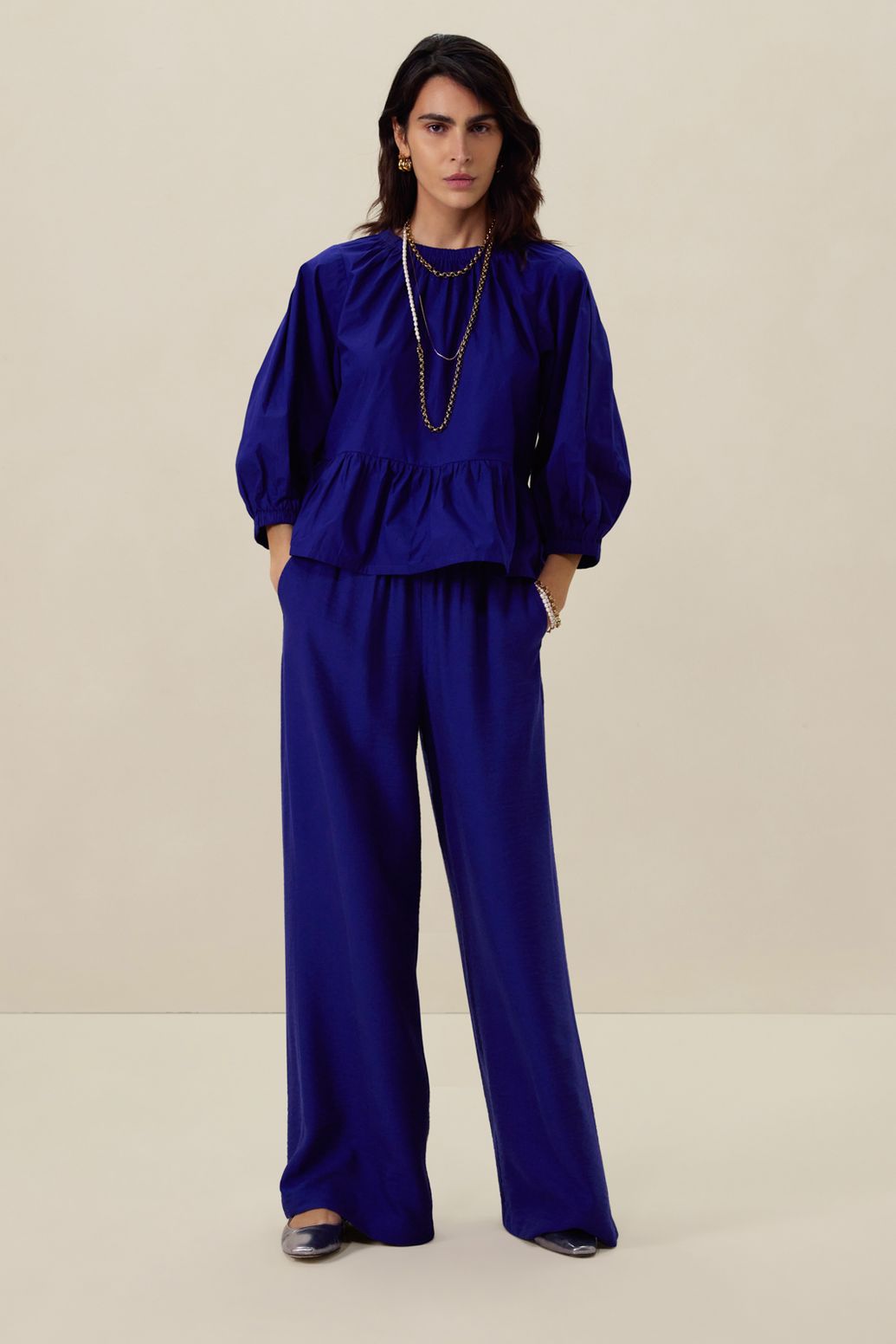 Donkerblauwe top met ruffle