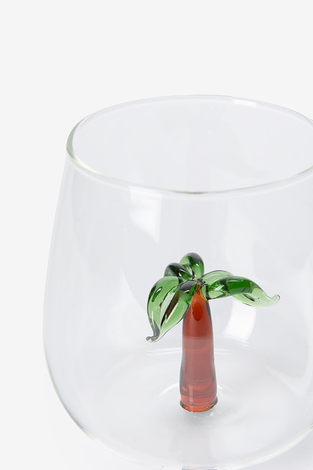 Wassergläser mit Palme