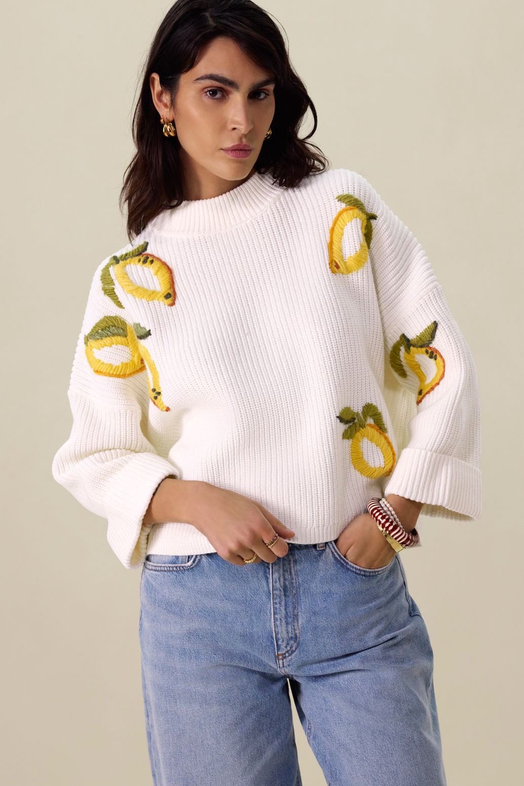 Strickpullover mit Stickerei - weiß