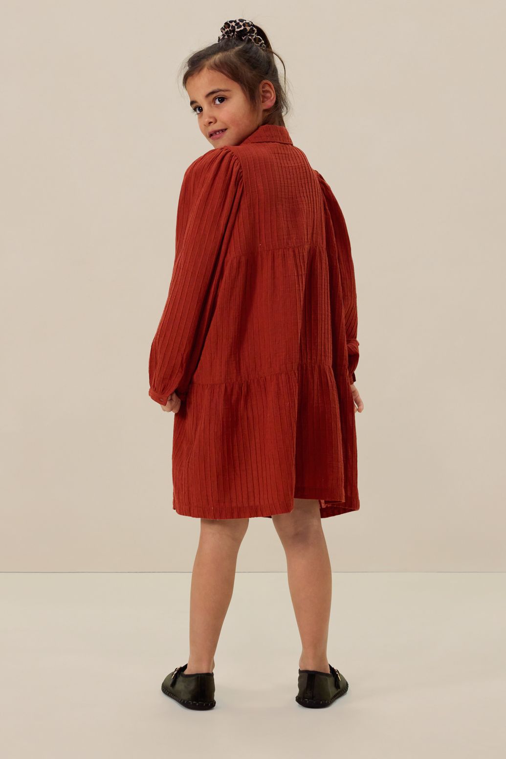 Robe à volants - marron-rouge