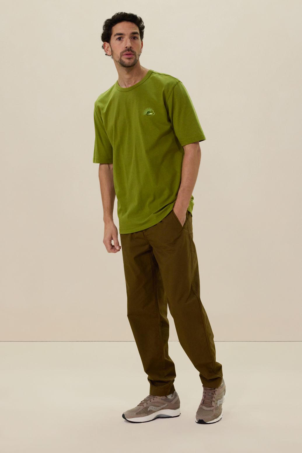 T-Shirt mit Stickerei - grün