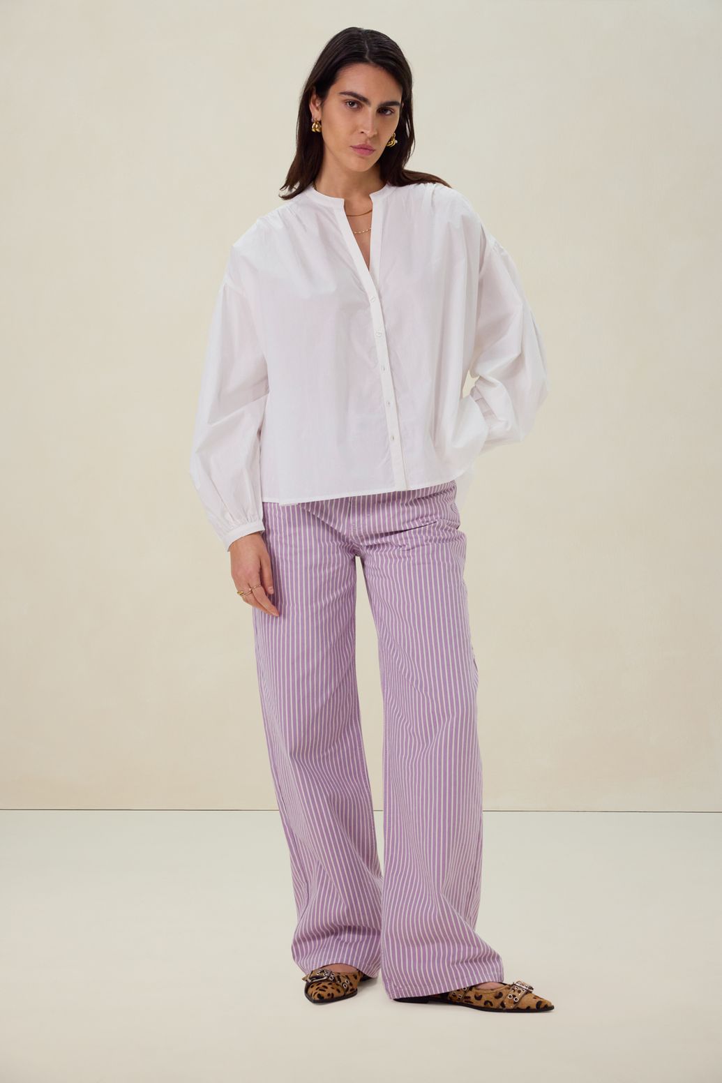 Lichtpaarse mid waist wide leg jeans met strepen