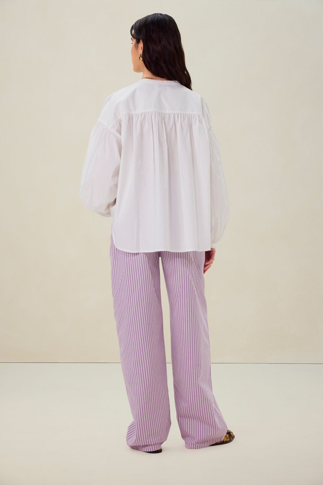 Lichtpaarse mid waist wide leg jeans met strepen