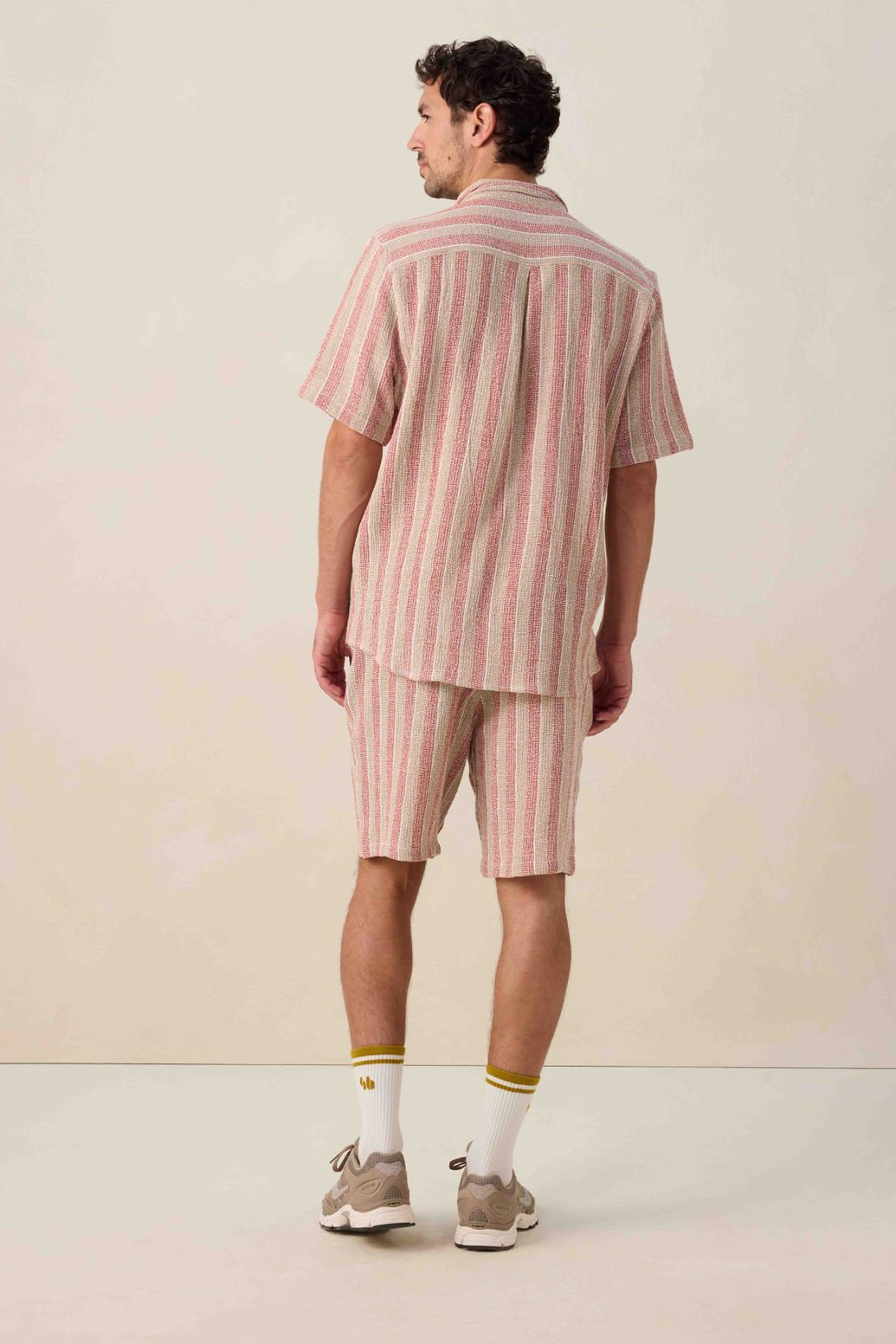 Donkerrode short met strepen