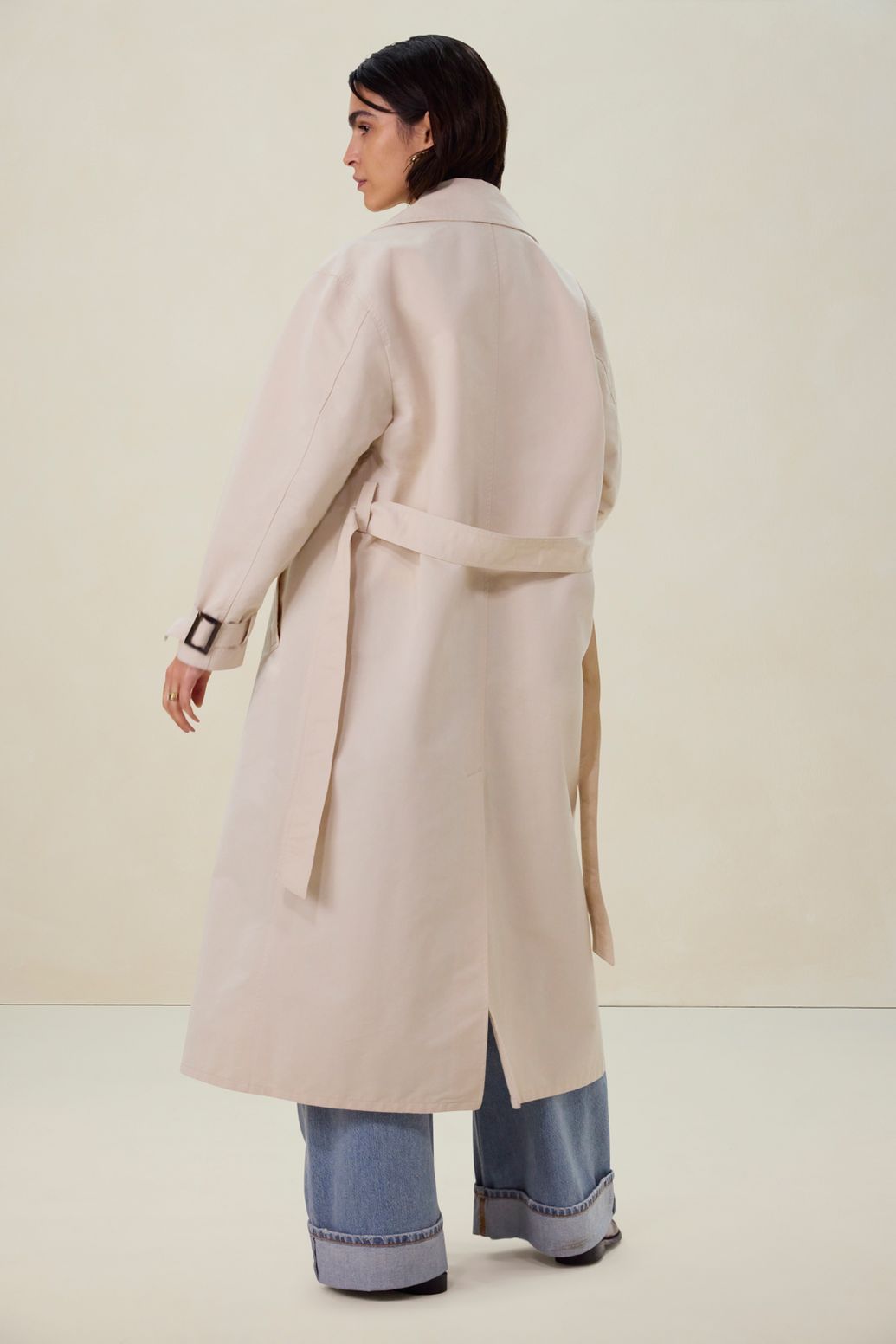 Beige trenchcoat met ceintuur