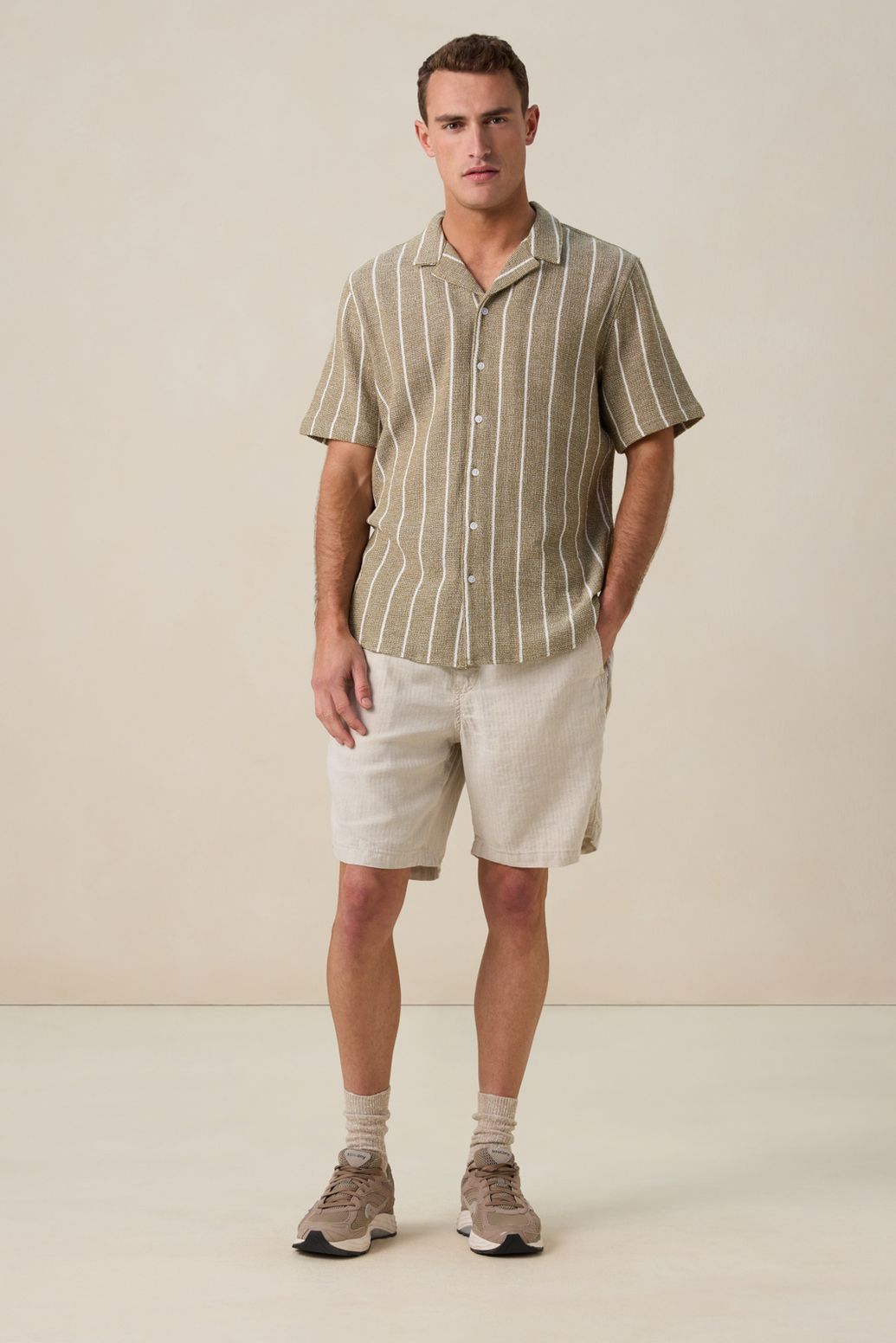 Beige linnen herringbone short