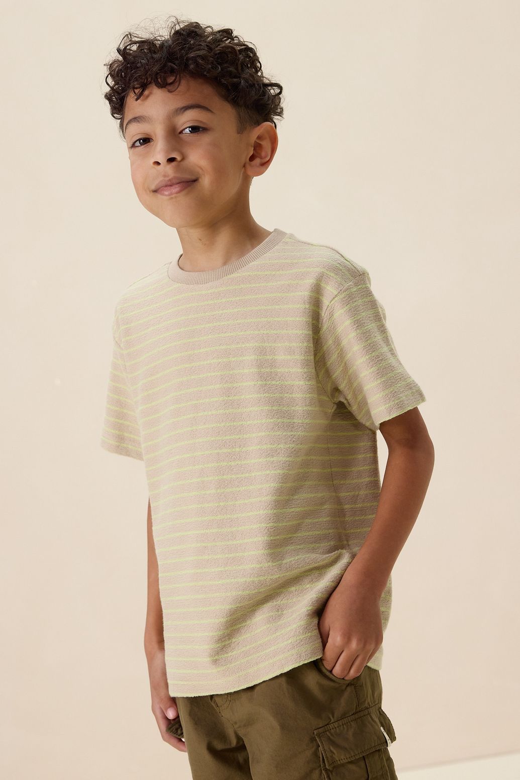 Beige t-shirt met strepen