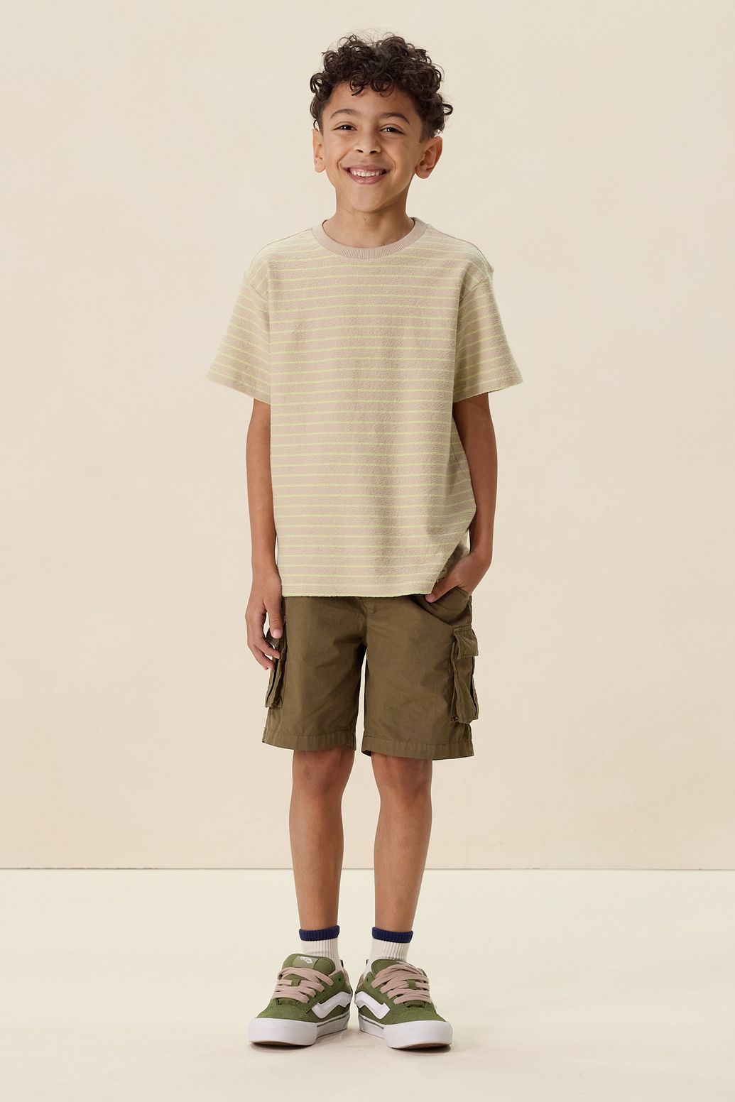 Gestreiftes T-Shirt - beige