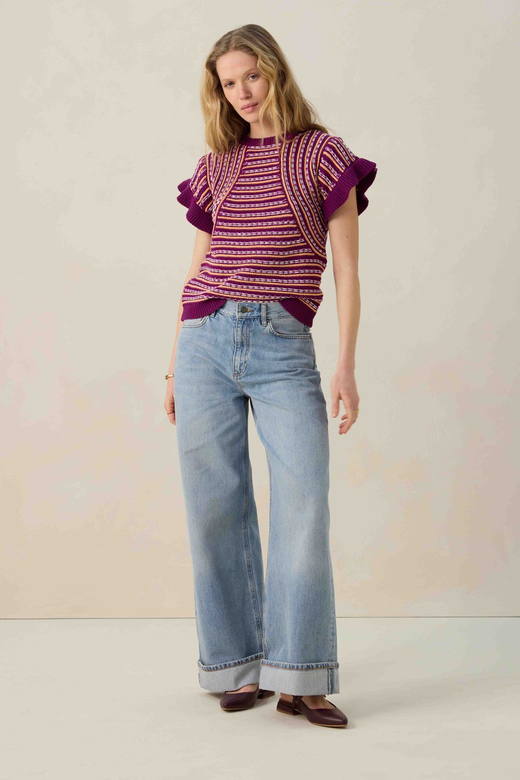 Gestreifter Strickpullover mit kurzem Arm - lila