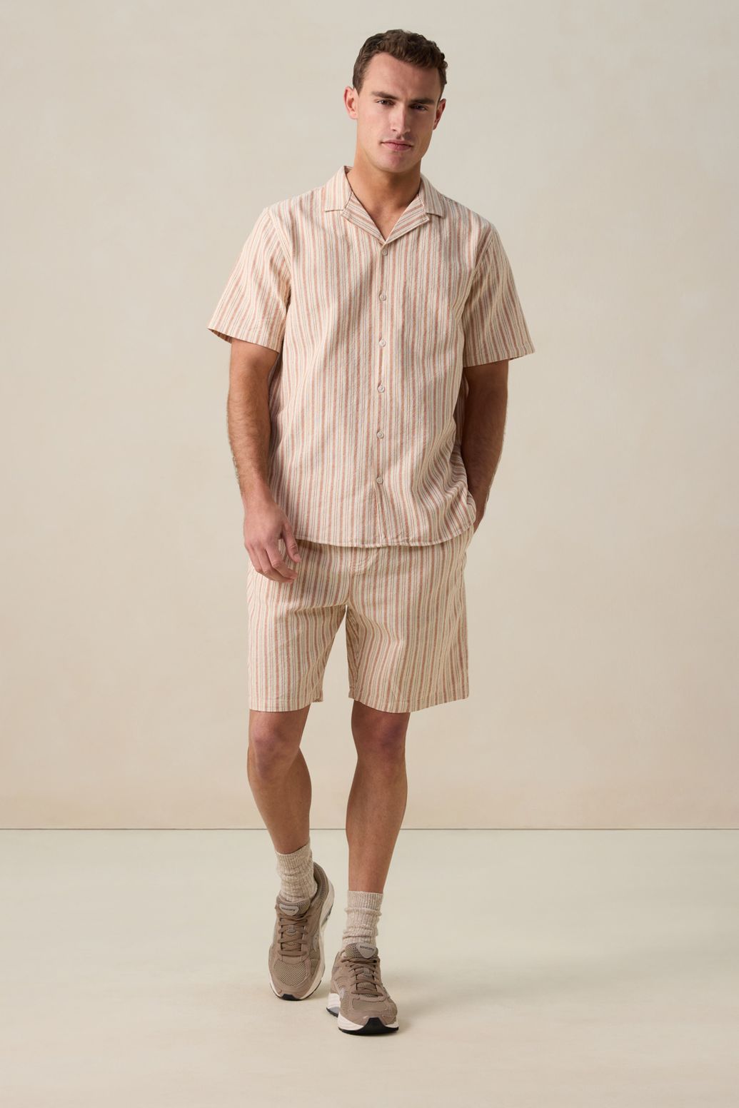 Oranje short met strepen