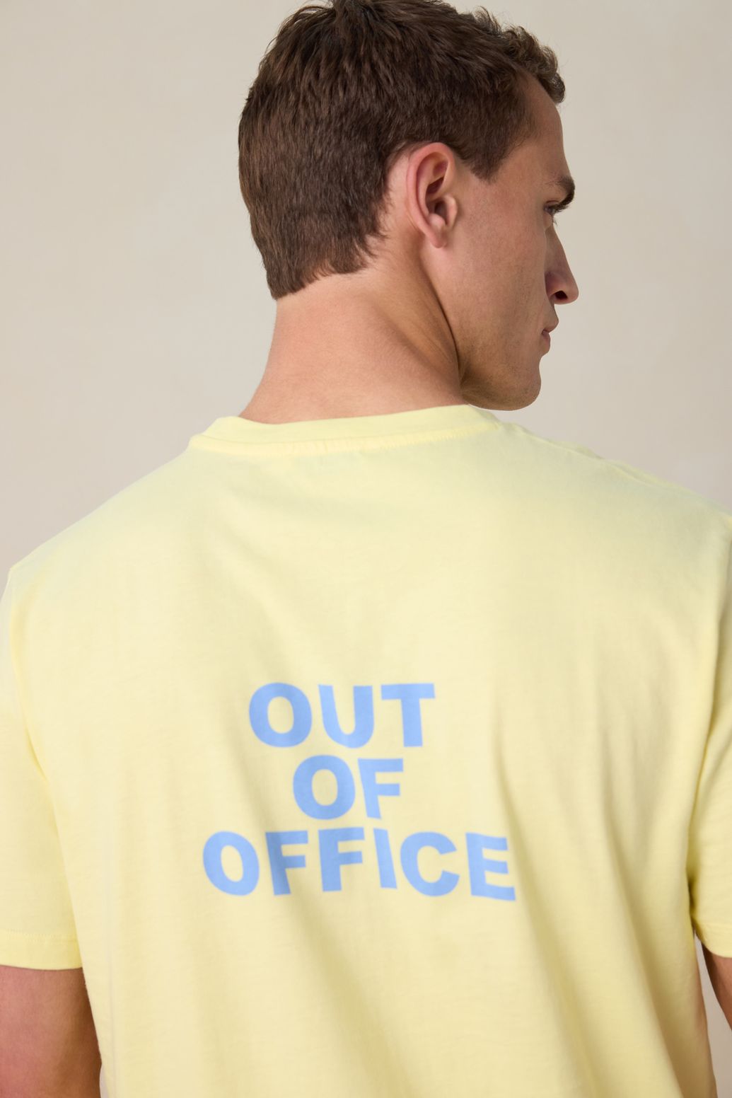 T-Shirt mit Artwork-Print - hellgelb