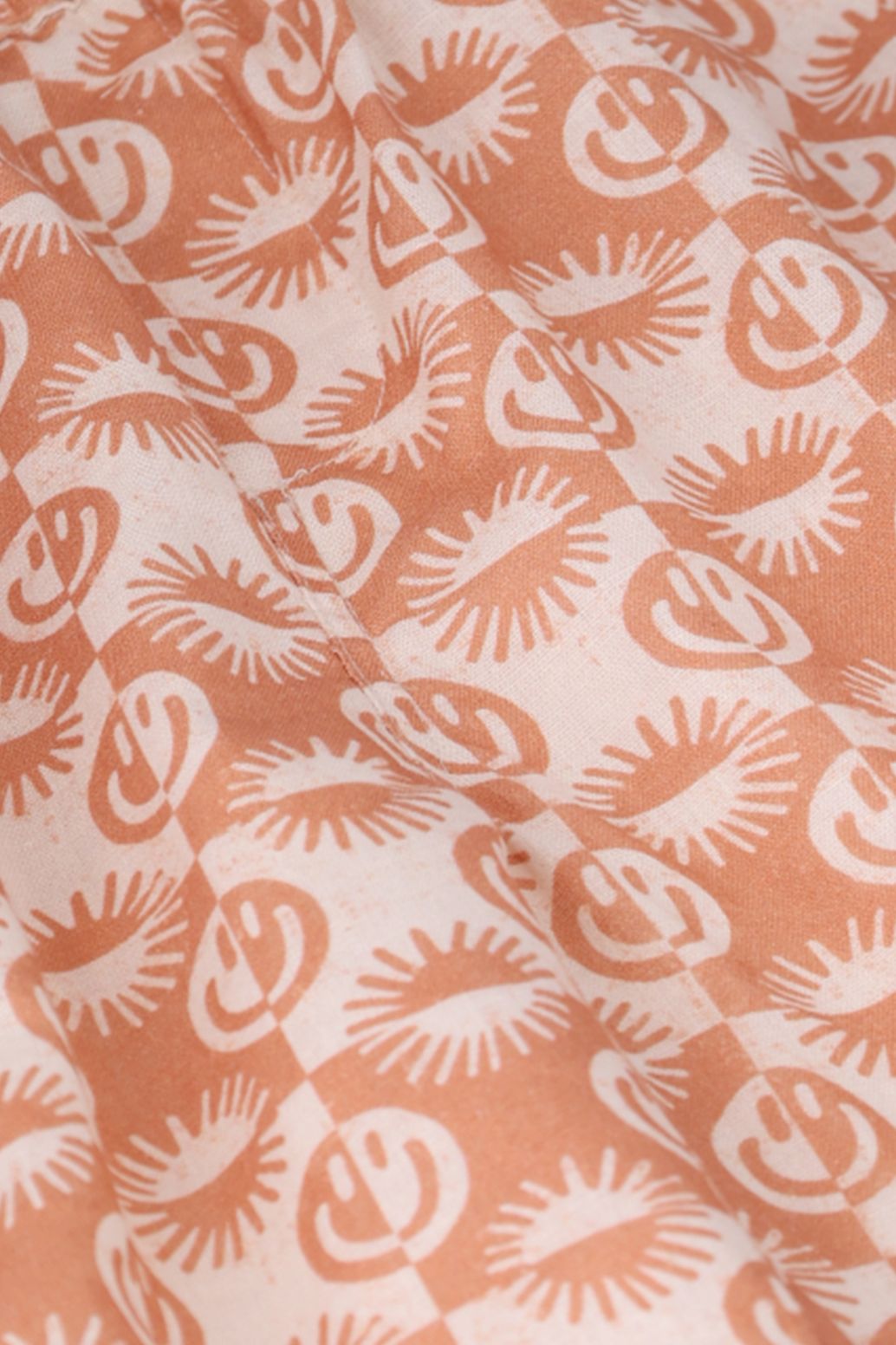 Oranje shorts met smiley print