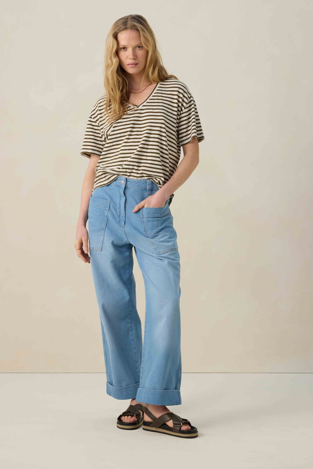 Donkergroen gestreept T-shirt