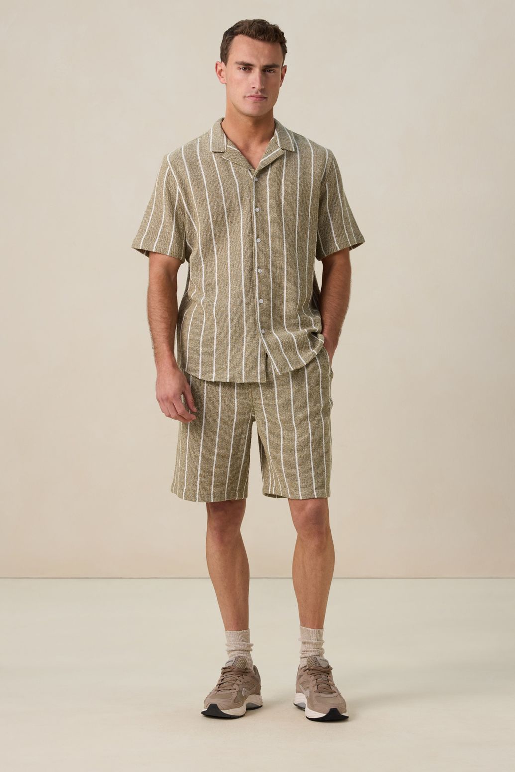 Gestreifte Shorts - hellgrün