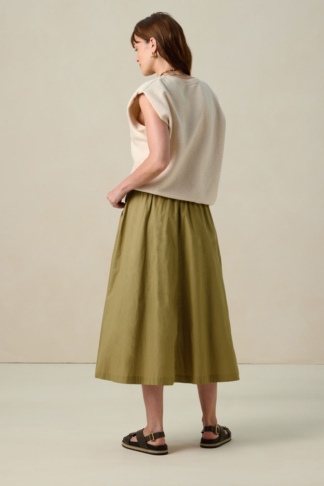 Beige mouwloze sweater