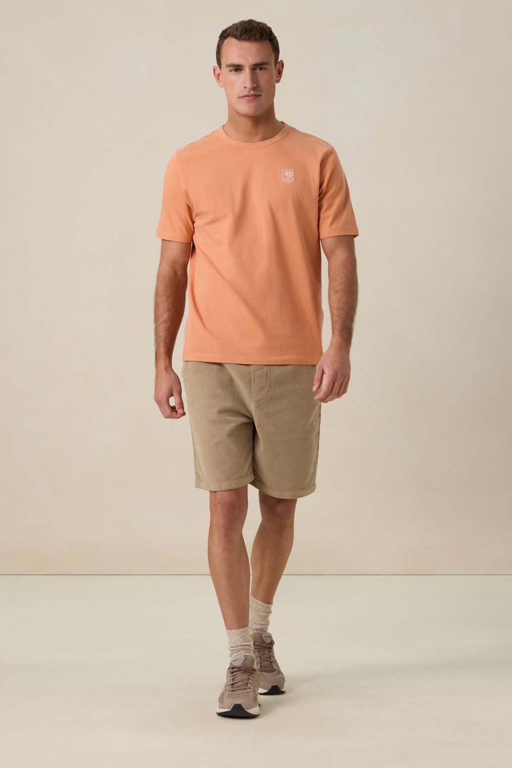 T-Shirt mit Artwork-Print - orange