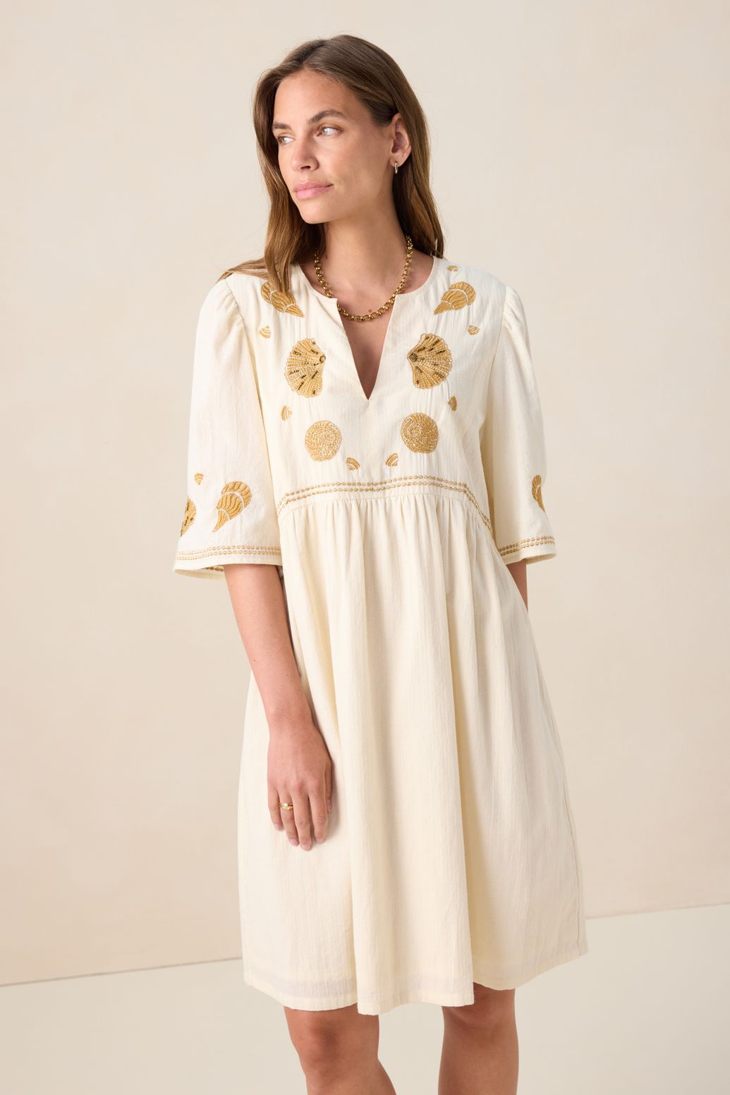 Witte midi jurk met embroidery