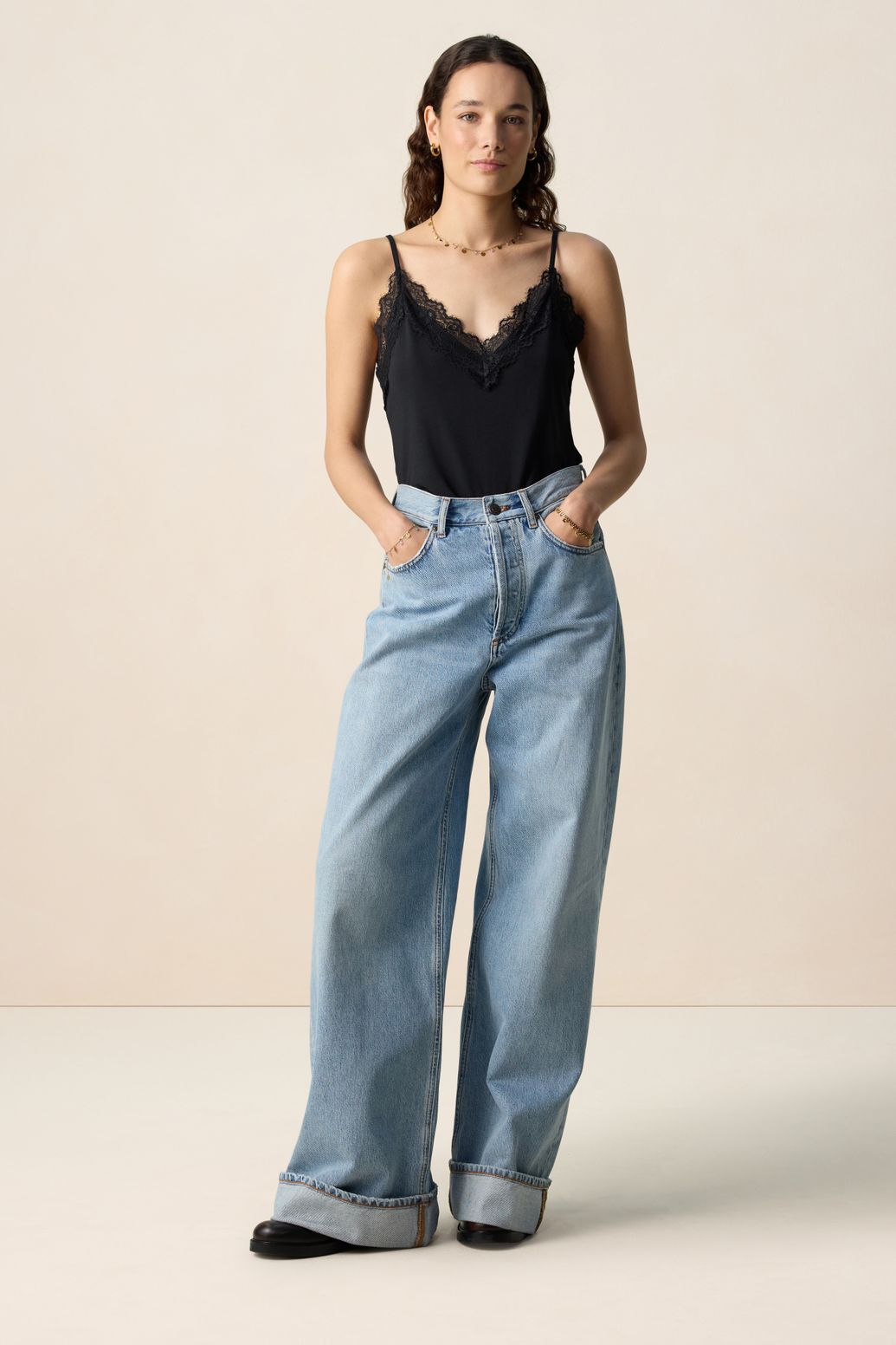 Zwart singlet met kant