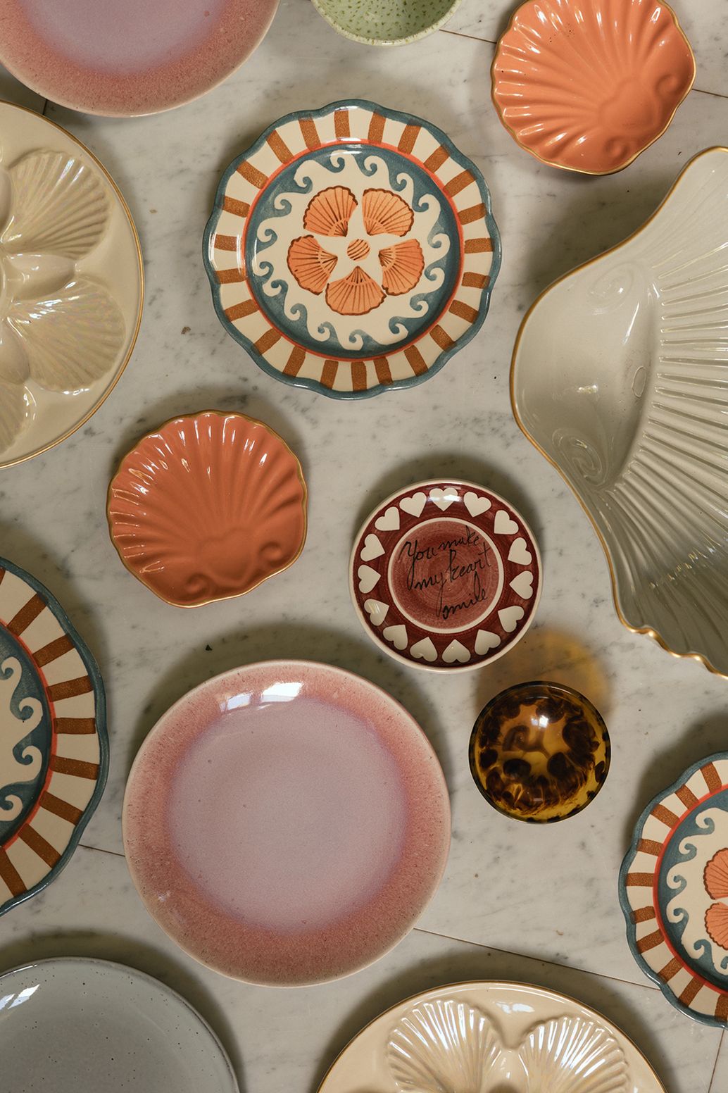 Roze gebaksbordjes met hartjes