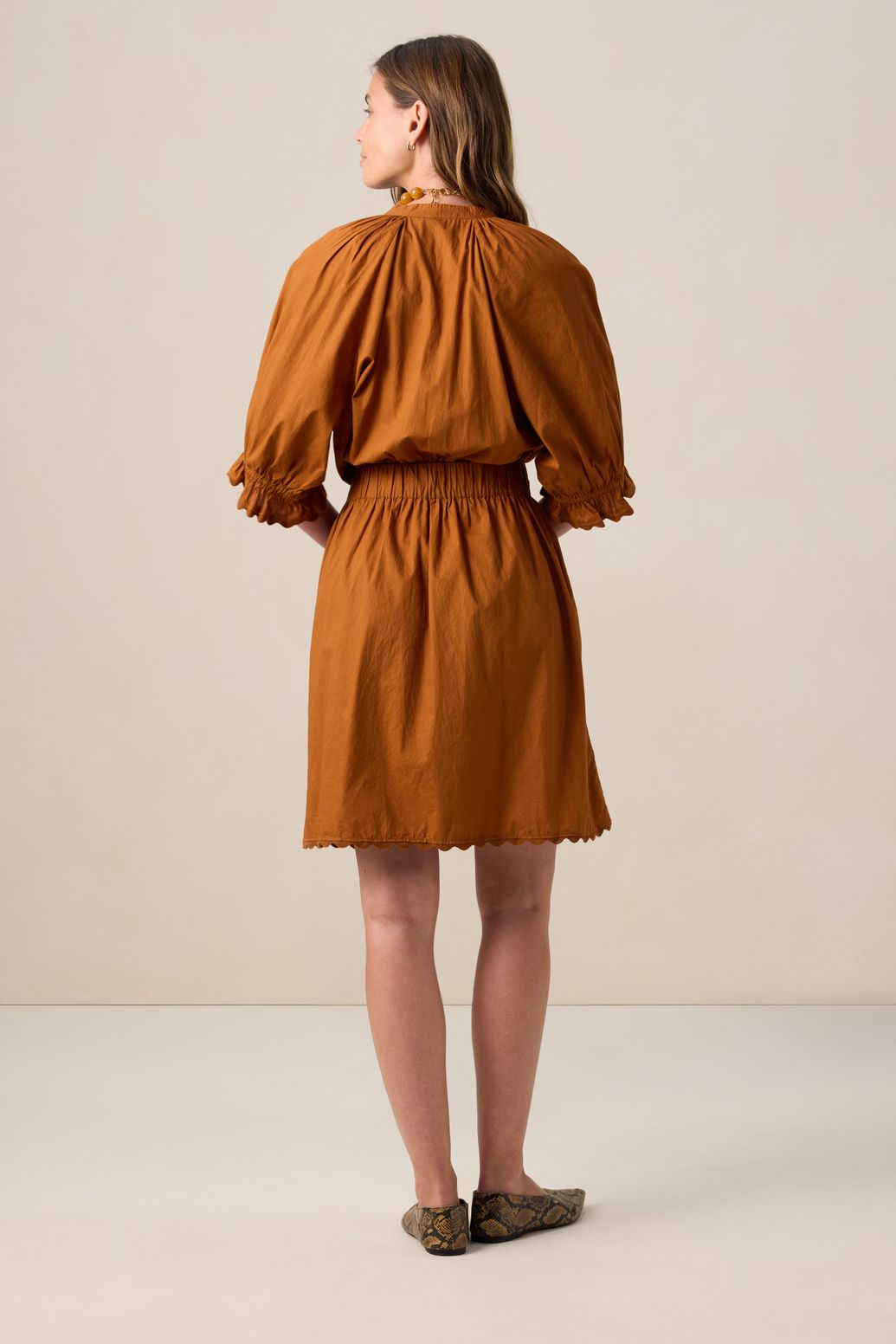 Robe avec broderies - marron