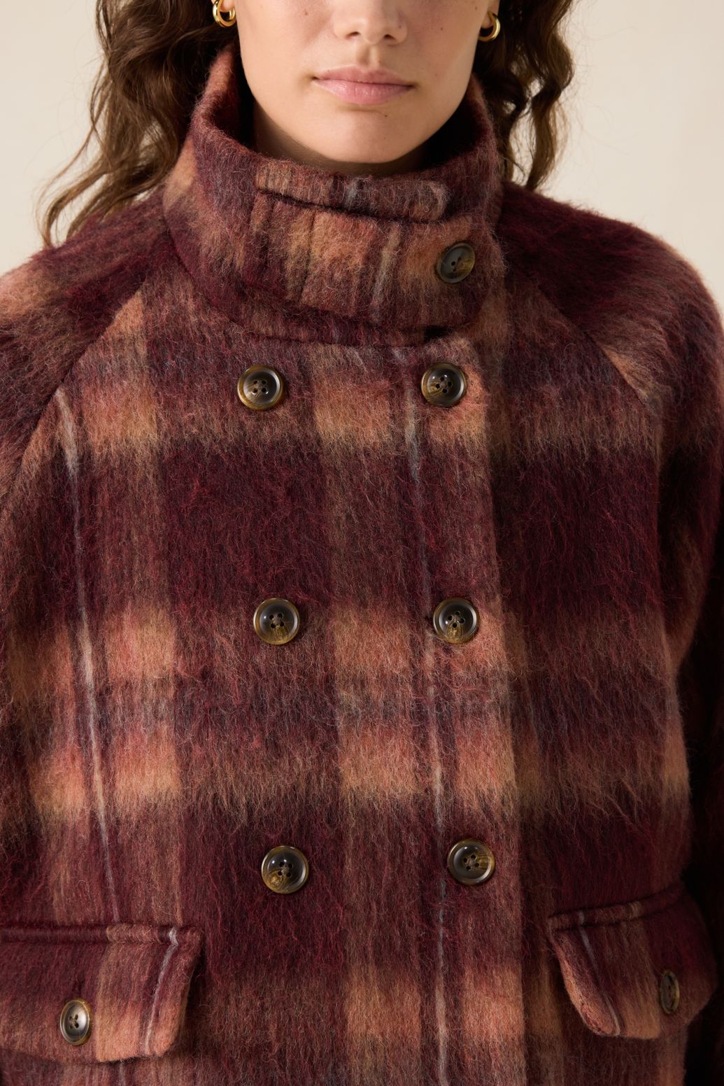 Donkerrode wollen geruite jas