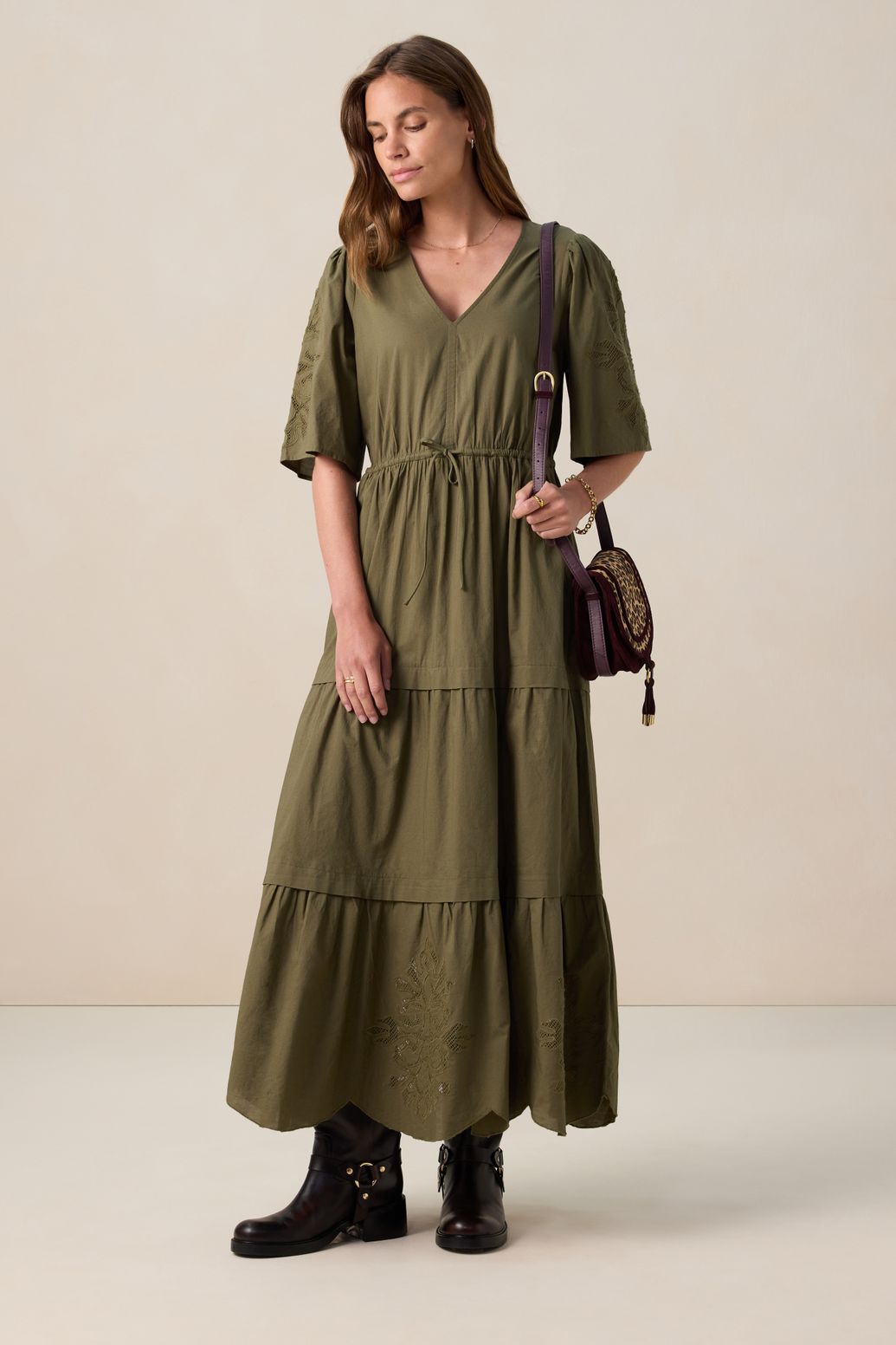 Robe longue avec broderies - vert foncé
