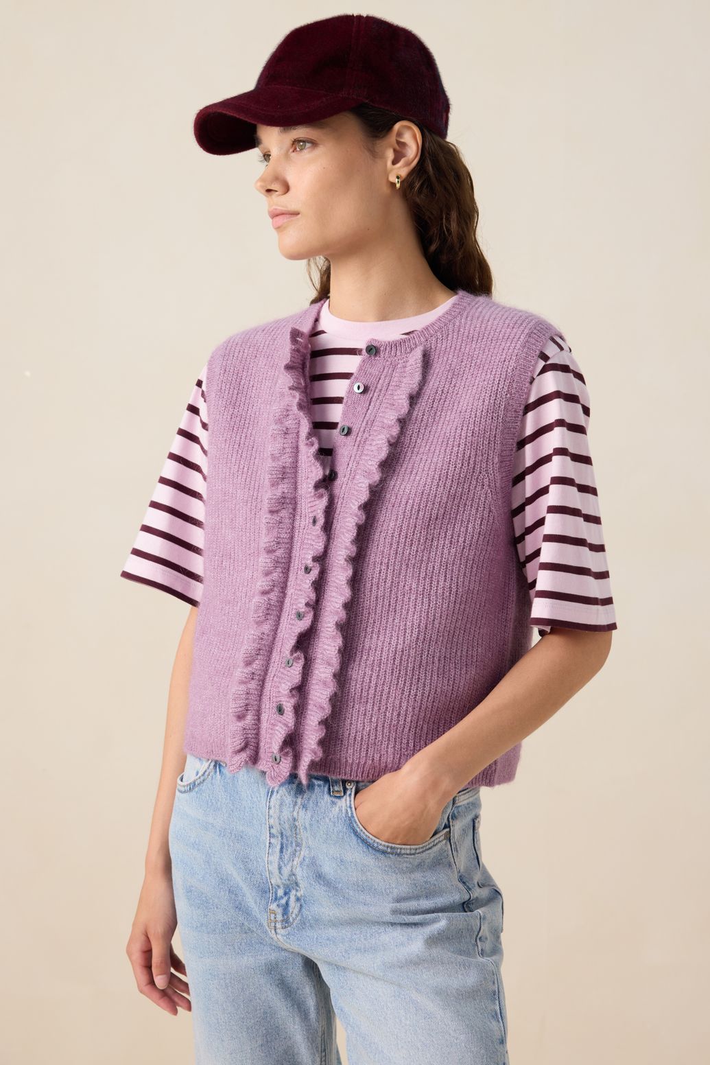 Strickweste mit Rüschen - flieder