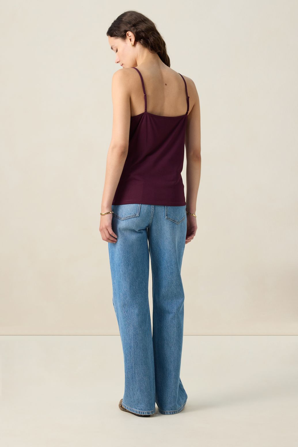 Donkerrood singlet met kant