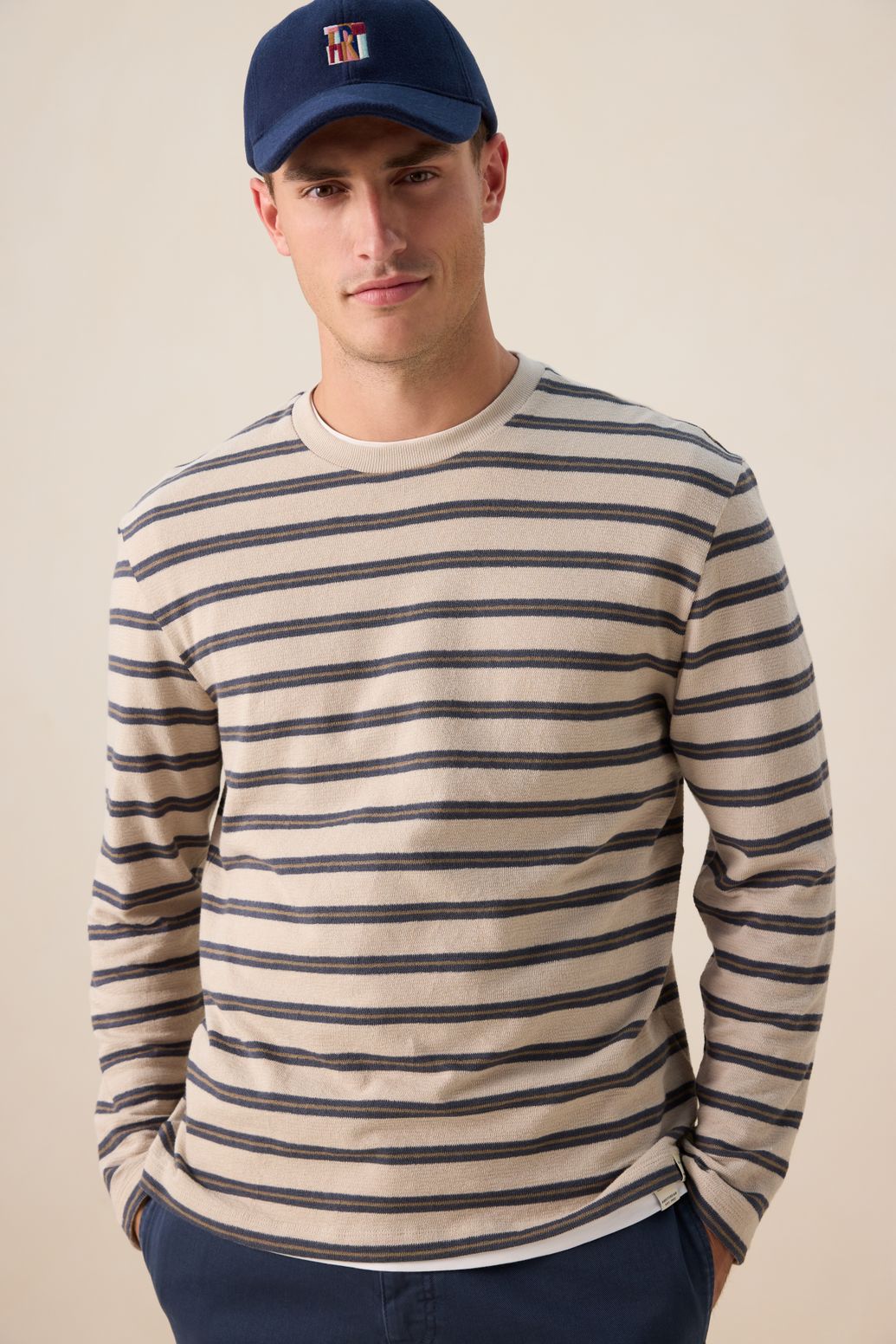 Beige T-shirt met strepen